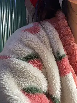 Snapshot of Laura8910 chatting on 03.19.25 Laura8910 online show from 03.19.25