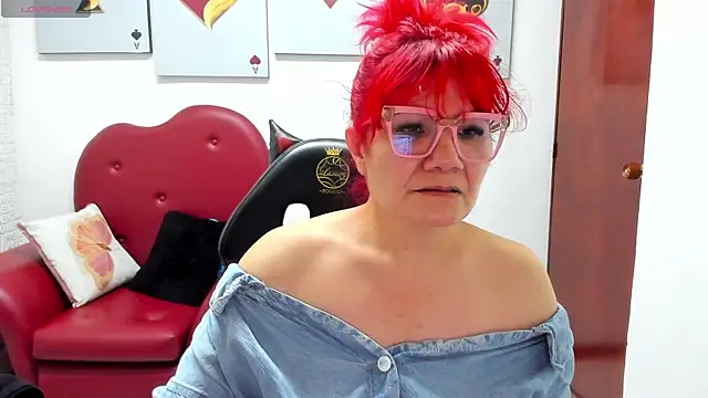 Snapshot of Salomeediaz_ chatting on 11.26.25 Salomeediaz online show from 11.26.25