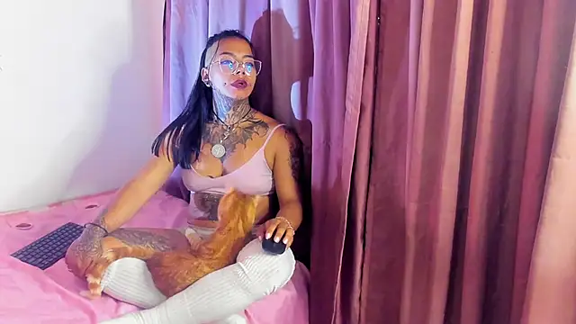 Snapshot of nicole_volkov chatting on 01.10.25 nicole volkov online show from 01.10.25