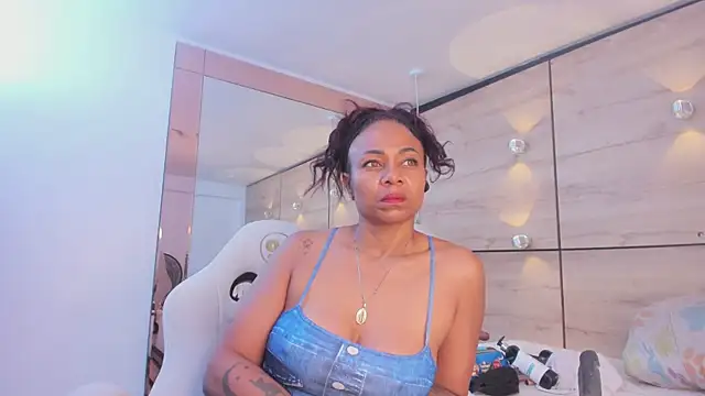 martina touss online show from 04.18.26