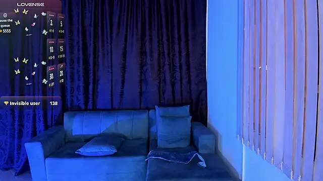 Snapshot of SaraaMills chatting on 02.03.25 SaraaMills online show from 02.03.25