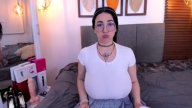 Snapshot of Scarleth_swann chatting on 09.23.25 Scarleth swann online show from 09.23.25