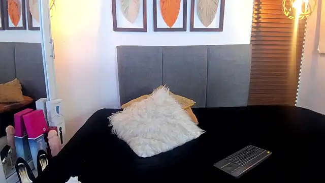 Snapshot of Scarleth_swann chatting on 10.09.25 Scarleth swann online show from 10.09.25