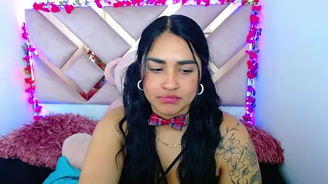 Charlotte cute18 online show from 03.21.25