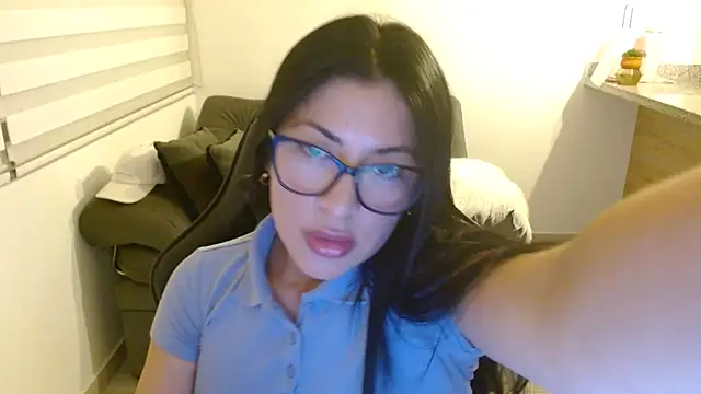 Snapshot of Charlotte_cute18 chatting on 06.22.26 Charlotte cute18 online show from 06.22.26