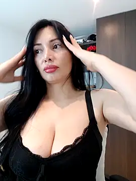 Snapshot of _monicab chatting on 11.18.25 monicab online show from 11.18.25