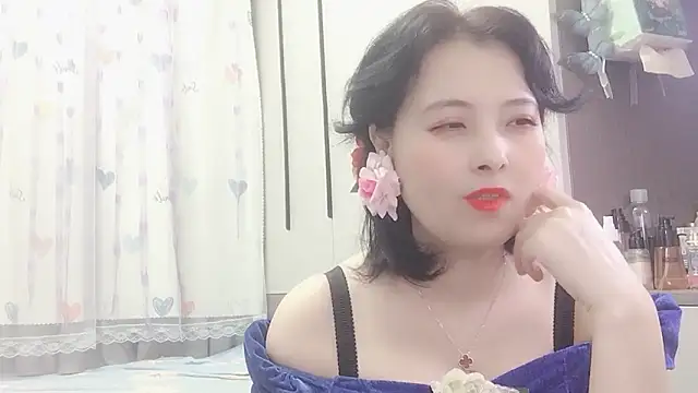 Hanicarrot online show from 02.19.25
