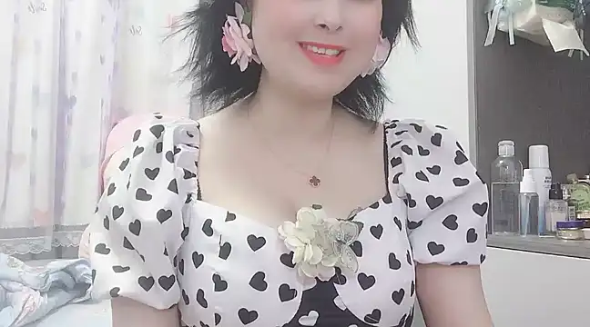 Hanicarrot online show from 03.18.25