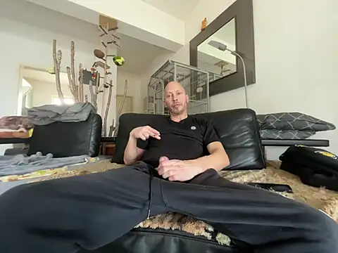 Snapshot of Germankink chatting on 02.25.26 Germankink online show from 02.25.26