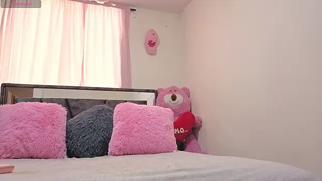 Hotsamantamature online show from 10.30.25