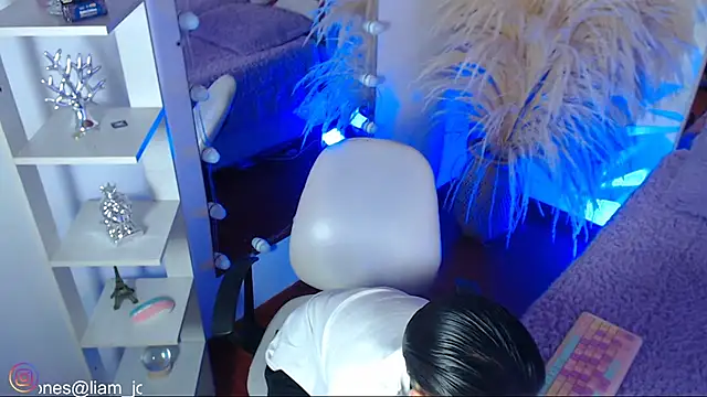 Jonesliam23 online show from 02.12.26