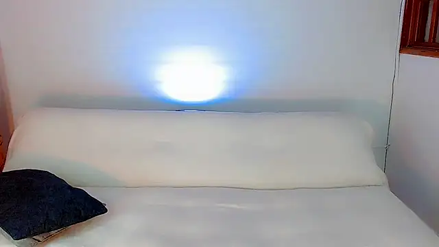 Snapshot of laura_sweett120 chatting on 02.23.25 laura sweett120 online show from 02.23.25