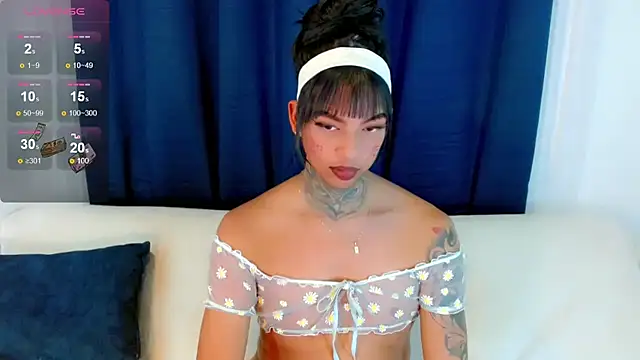 Snapshot of laura_sweett120 chatting on 10.08.25 laura sweett120 online show from 10.08.25