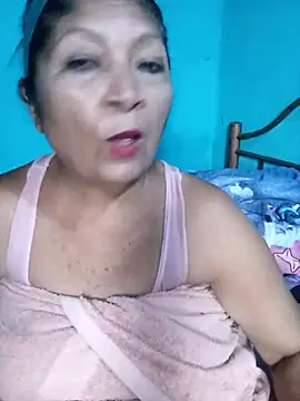 Snapshot of naysi chatting on 10.31.25 naysi online show from 10.31.25