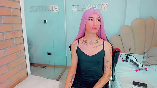 Snapshot of EmilyySaenz chatting on 01.30.25 EmilyySaenz online show from 01.30.25