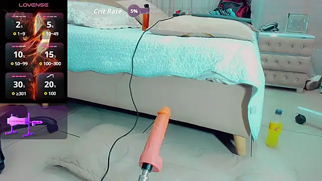 Snapshot of EmilyySaenz chatting on 10.24.25 EmilyySaenz online show from 10.24.25