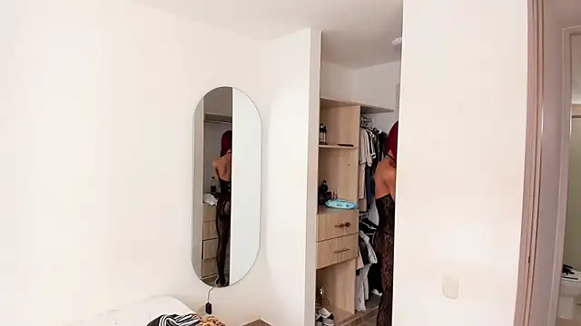 Snapshot of rose_scottt chatting on 12.16.25 rose scottt online show from 12.16.25