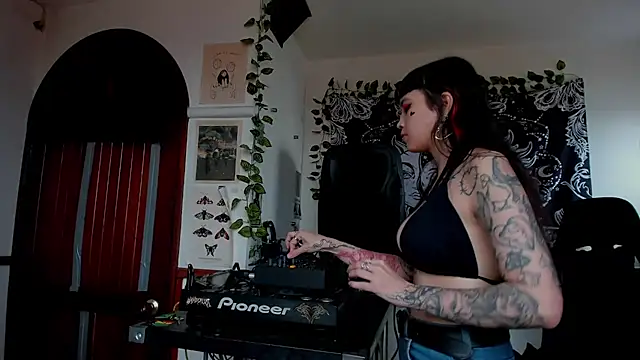 Demongirl6666 online show from 02.12.25