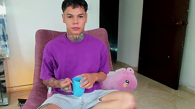 Jordyrodriiguez online show from 10.22.25