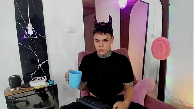 Jordyrodriiguez online show from 10.31.25