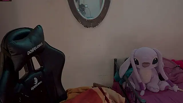 Snapshot of xofix chatting on 12.20.24 xofix online show from 12.20.24