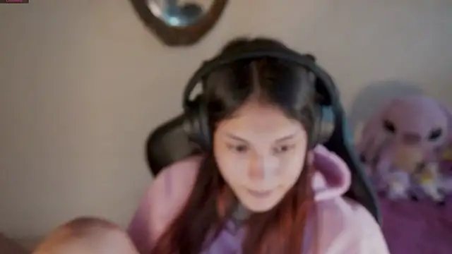 Snapshot of xofix chatting on 03.20.25 xofix online show from 03.20.25