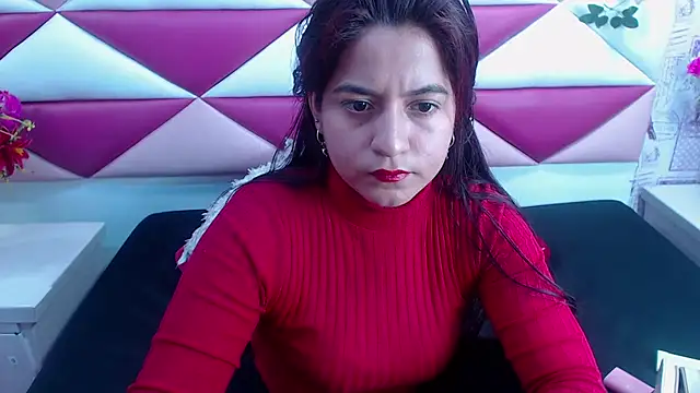 Snapshot of MariaClay chatting on 02.11.25 MariaClay online show from 02.11.25