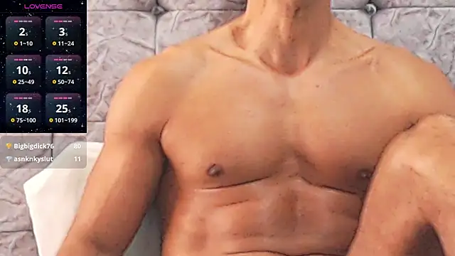 Snapshot of swimmer_summer chatting on 01.07.25 swimmer summer online show from 01.07.25