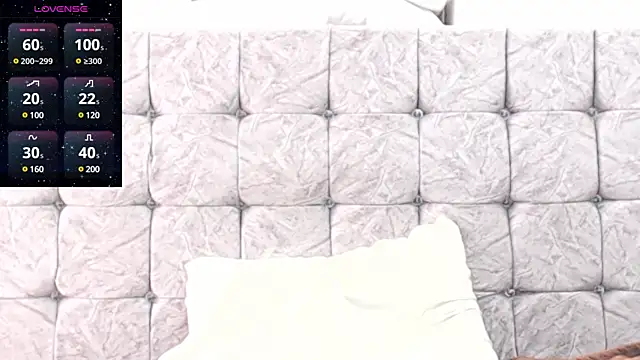 Snapshot of swimmer_summer chatting on 01.09.25 swimmer summer online show from 01.09.25