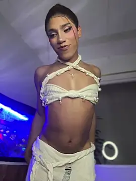 Snapshot of Emaa- chatting on 11.03.25 Emaa- online show from 11.03.25