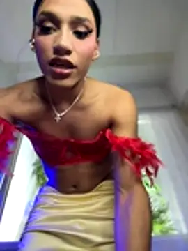 Snapshot of Emaa- chatting on 11.21.25 Emaa- online show from 11.21.25