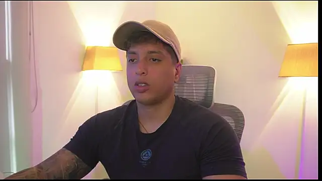 Snapshot of appolo_allen chatting on 11.23.25 appolo allen online show from 11.23.25