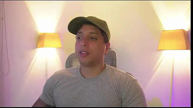 Snapshot of appolo_allen chatting on 12.04.25 appolo allen online show from 12.04.25