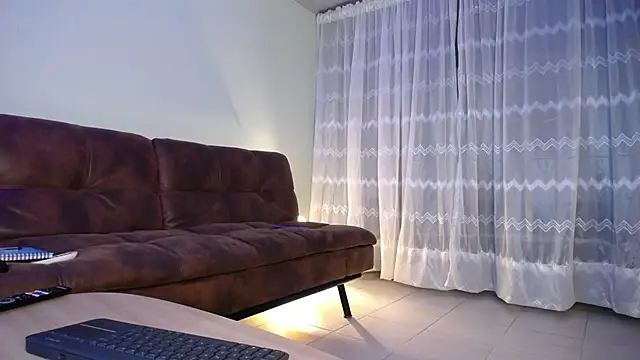 peyton golden1 online show from 02.16.25