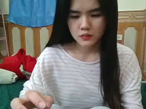 Snapshot of Yin-girl chatting on 01.03.25 Yin-girl online show from 01.03.25