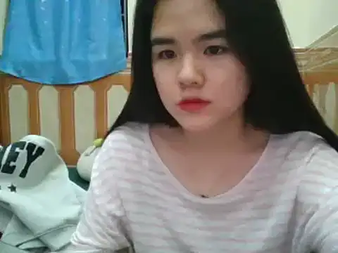 Snapshot of Yin-girl chatting on 01.11.25 Yin-girl online show from 01.11.25