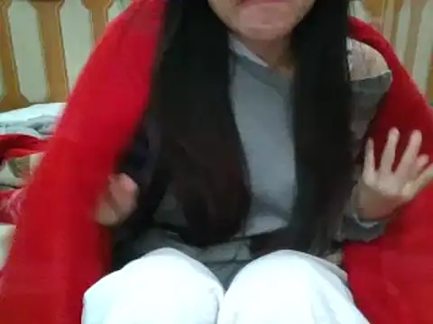 Snapshot of Yin-girl chatting on 01.12.25 Yin-girl online show from 01.12.25