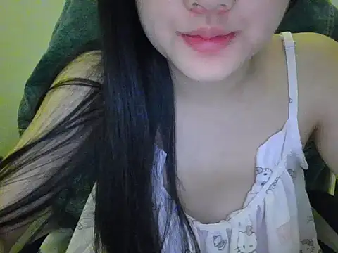 Snapshot of Yin-girl chatting on 09.20.25 Yin-girl online show from 09.20.25