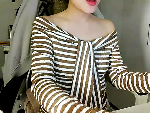 Snapshot of Yin-girl chatting on 01.08.26 Yin-girl online show from 01.08.26