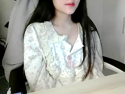 Snapshot of Yin-girl chatting on 01.16.26 Yin-girl online show from 01.16.26