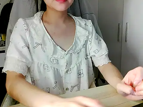 Snapshot of Yin-girl chatting on 02.01.26 Yin-girl online show from 02.01.26