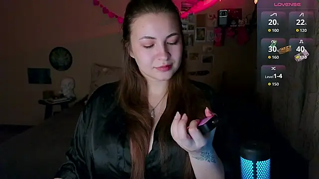 LisaCase online show from 03.10.26