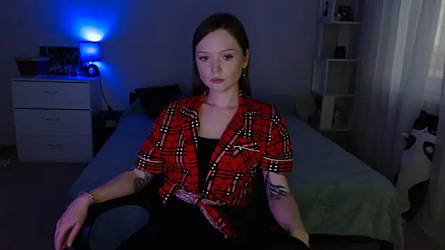 Snapshot of Allaria chatting on 04.30.26 Allaria online show from 04.30.26