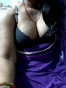 Snapshot of Savita_bhabhii chatting on 02.28.25 Savita bhabhii online show from 02.28.25