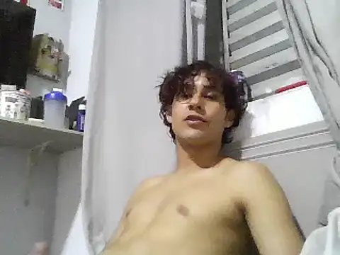 Snapshot of pedrodavid_ chatting on 02.28.25 pedrodavid online show from 02.28.25