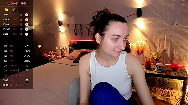 Snapshot of annacooleman chatting on 10.23.25 annacooleman online show from 10.23.25