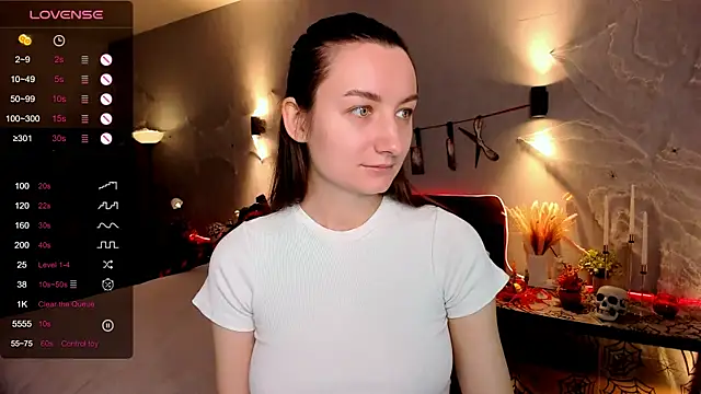 Snapshot of annacooleman chatting on 10.29.25 annacooleman online show from 10.29.25