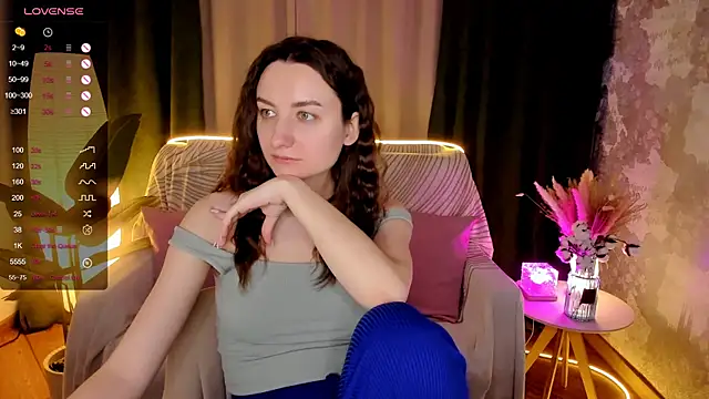 Snapshot of annacooleman chatting on 11.06.25 annacooleman online show from 11.06.25