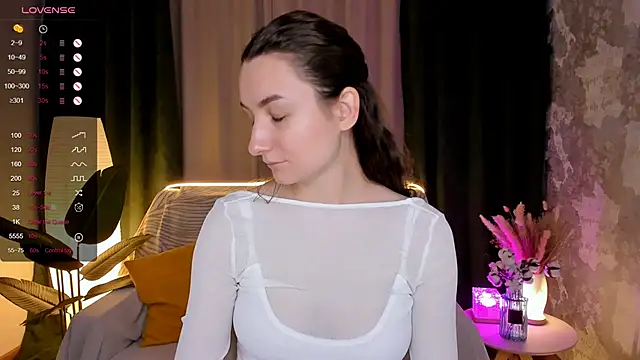 Snapshot of annacooleman chatting on 11.30.25 annacooleman online show from 11.30.25