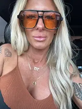 blondiluvsanal online show from 04.20.26